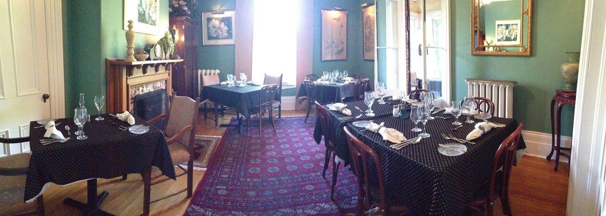 Trinity House Inn Gananoque Dış mekan fotoğraf