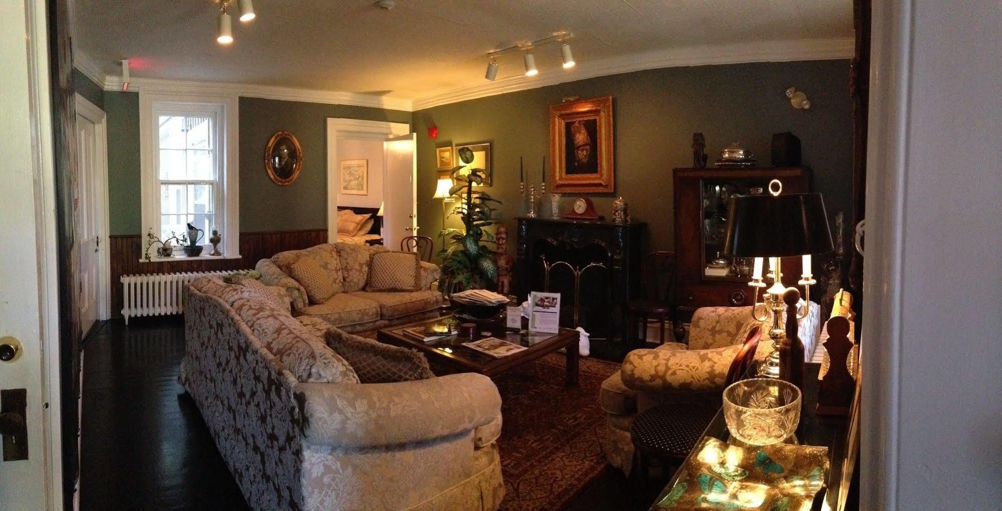 Trinity House Inn Gananoque Dış mekan fotoğraf