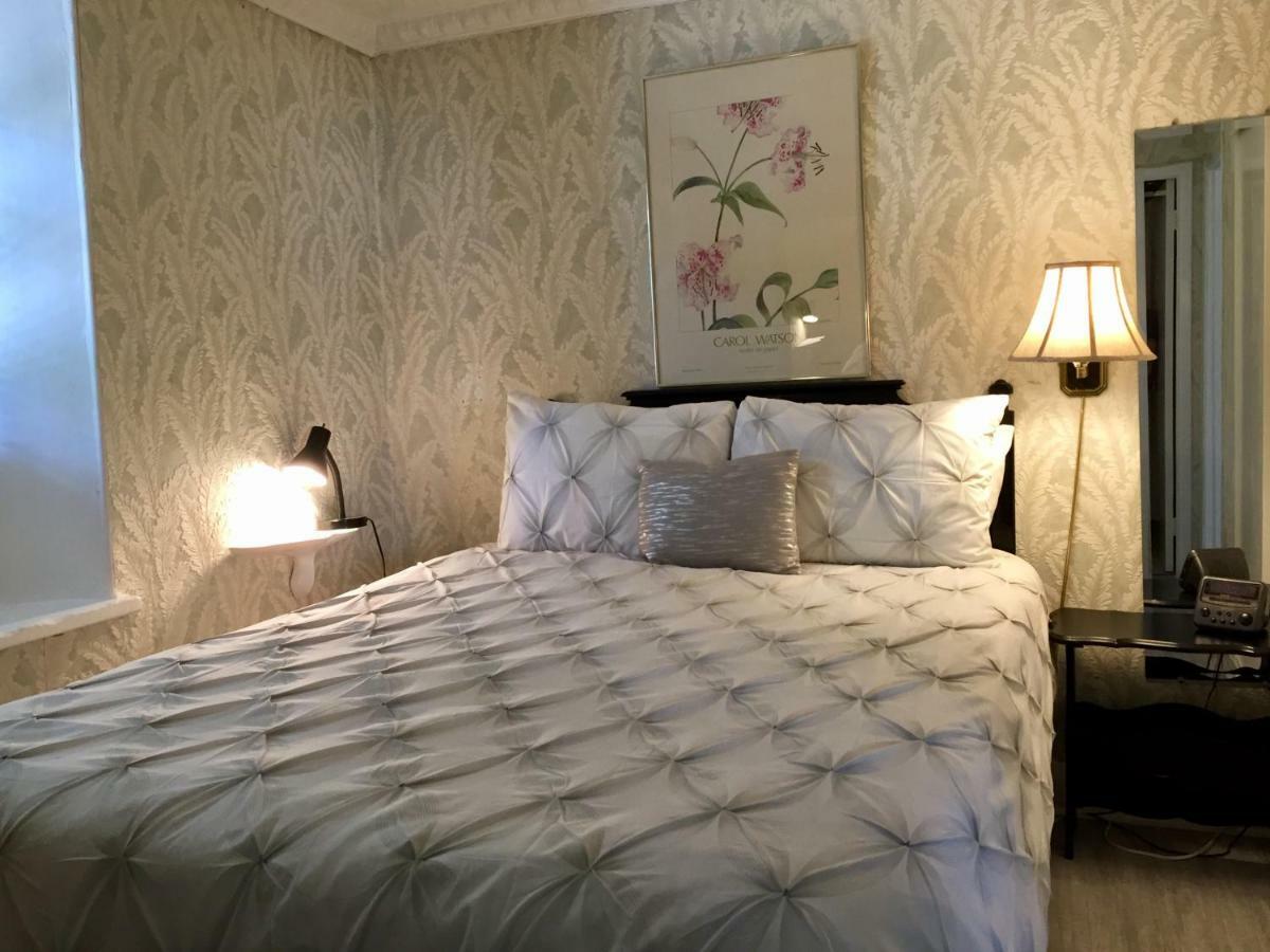 Trinity House Inn Gananoque Dış mekan fotoğraf