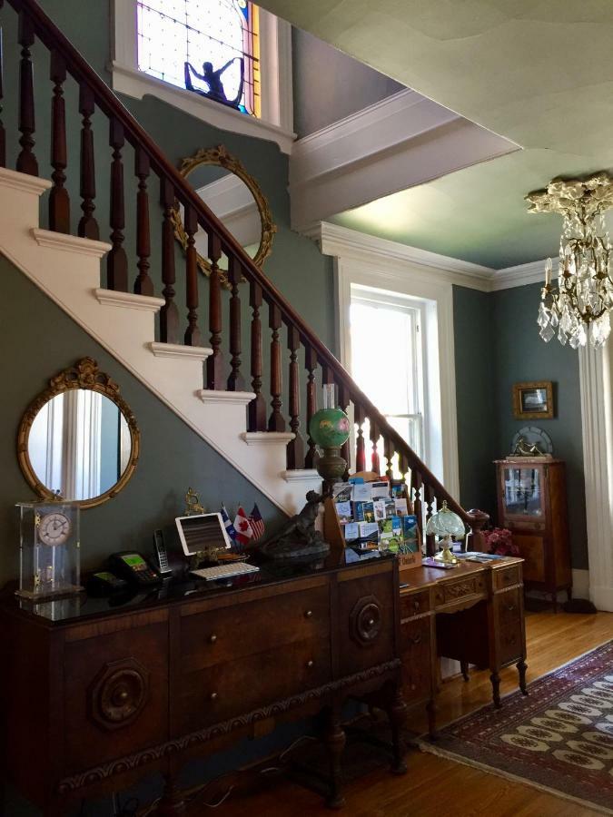 Trinity House Inn Gananoque Dış mekan fotoğraf
